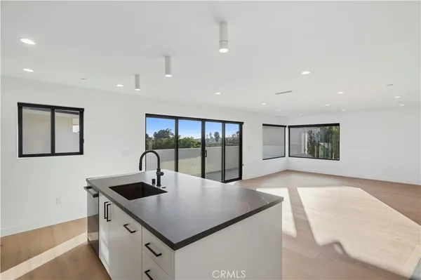 $8,750 | 405 Serra Drive, Corona del Mar, CA 92625