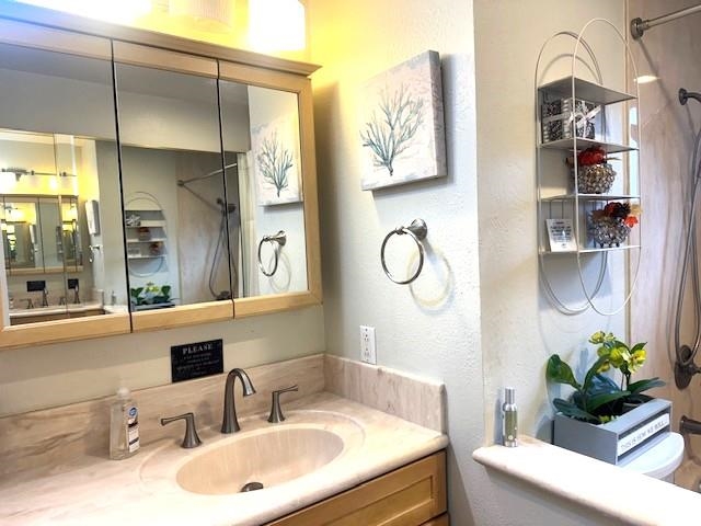 4223 Ridge Drive Pittsburg, CA 94565 - Photo 5 of 14 a bathroom with a sink and a mirror