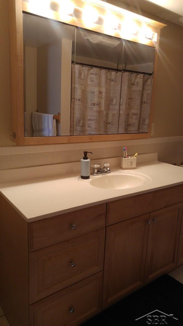 615 Adams Road Saginaw, MI 48609 - Photo 28 of 41 31288527-27.JPG