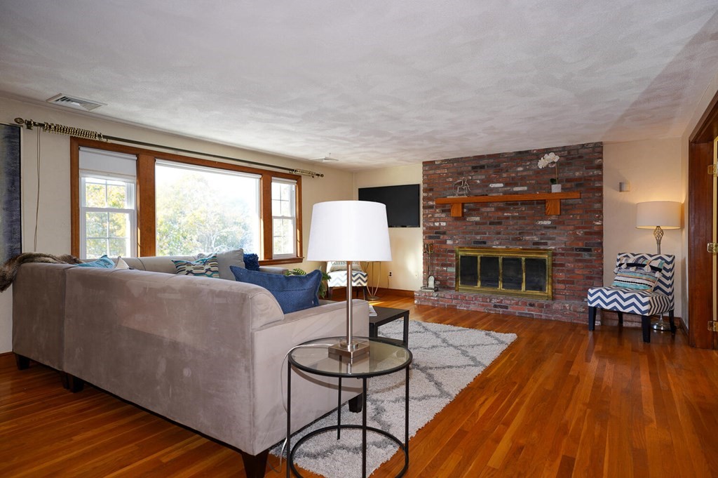 10 Dennett Road Winchester, MA 01890 - Photo 4 of 32