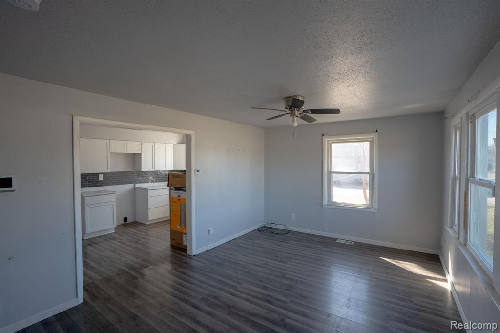 8508 North Saginaw Road Mount Morris, MI 48458 - Photo 3 of 22
