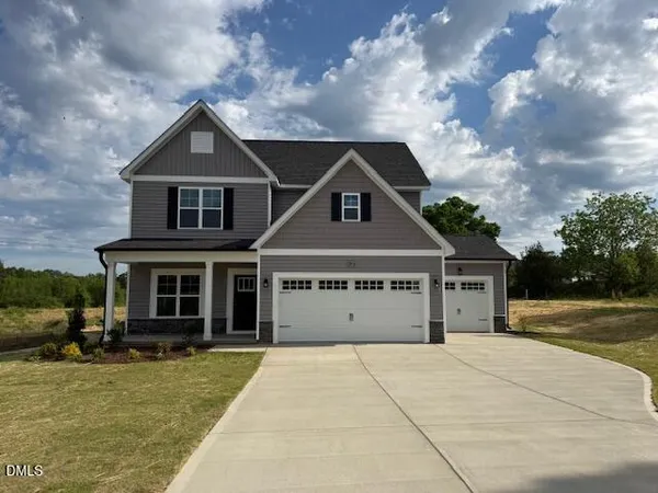 $449,900 | 204 North Rabbit Run Drive, Smithfield, NC 27577