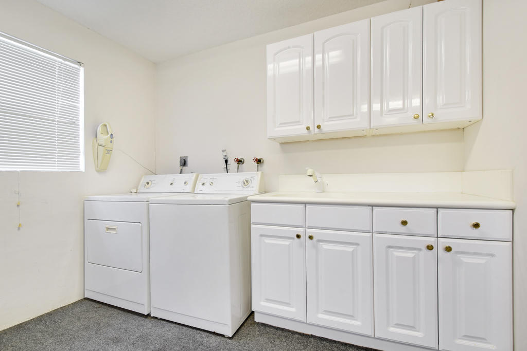 6306 Woodbury Road Boca Raton, FL 33433 - Photo 33 of 46 6306 laundry