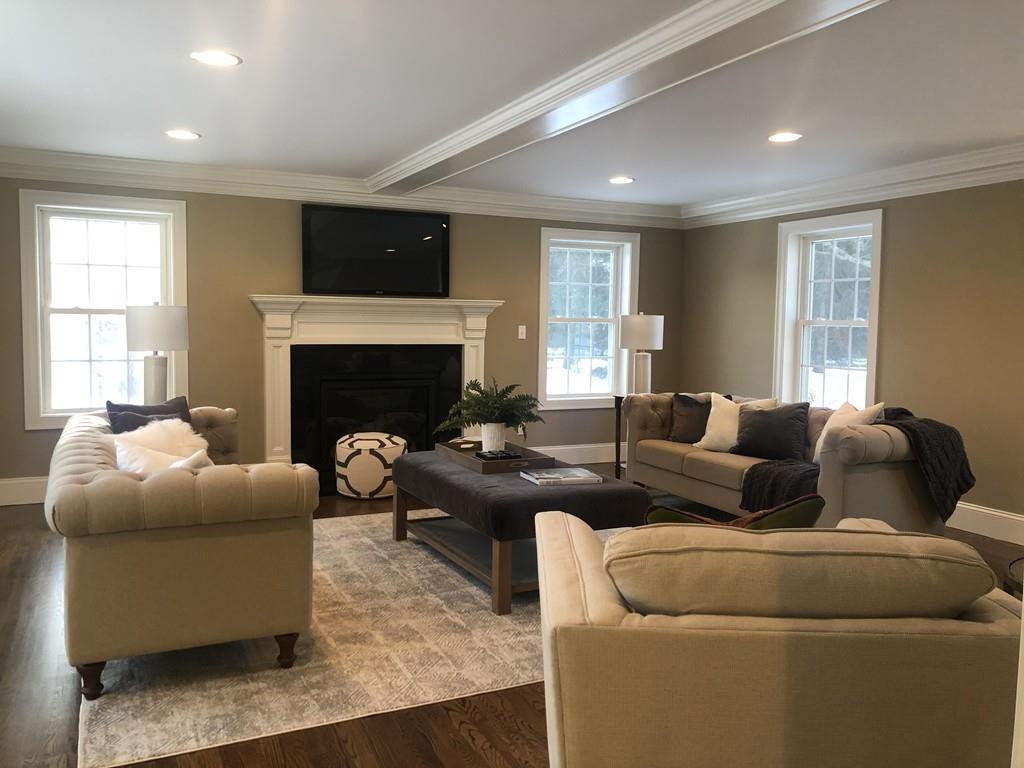 43 Greylock Road Wellesley, MA 02481 - Photo 4 of 21