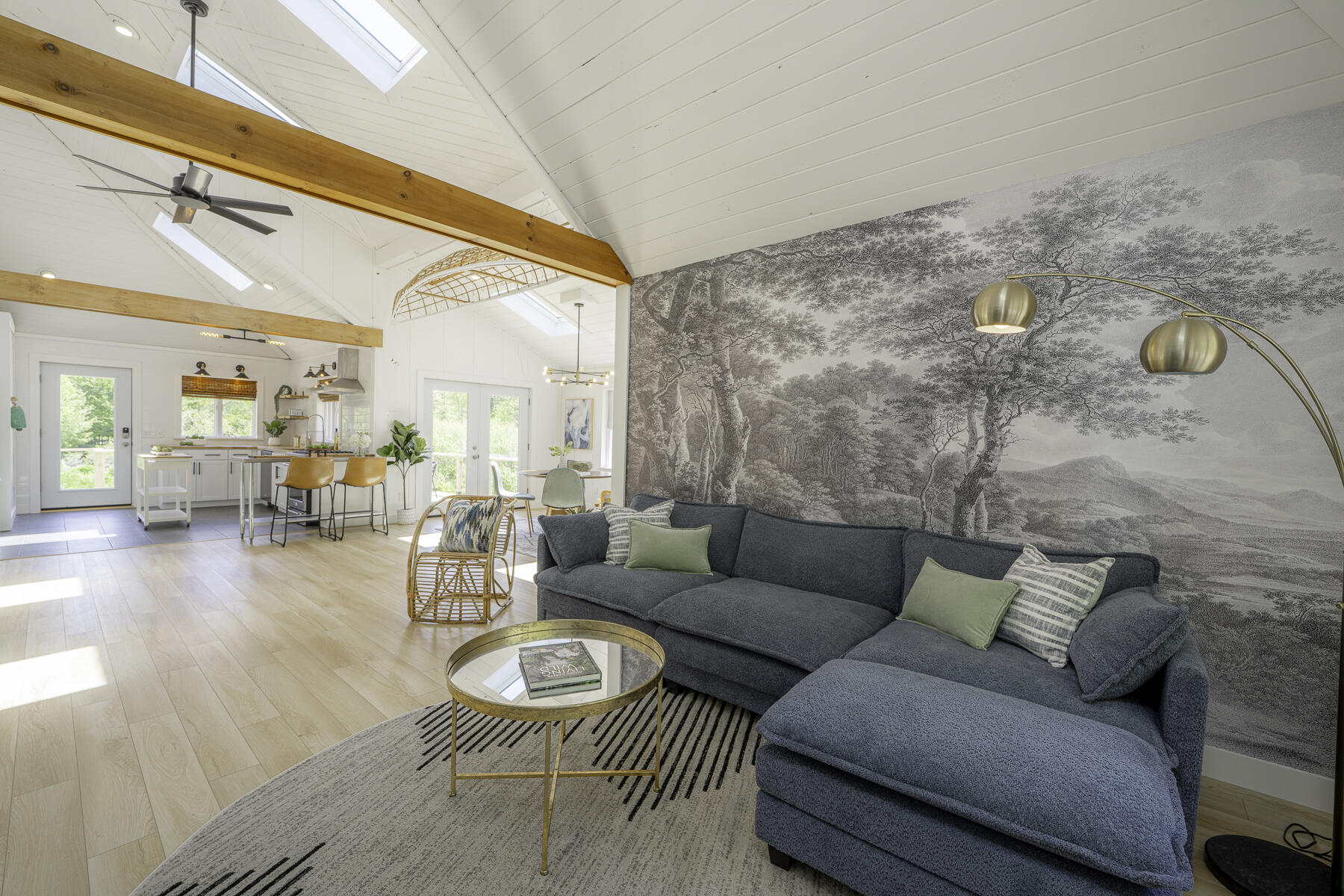 2208 Friendship Road Waldoboro, ME 04572 - Photo 27 of 76 Living Room