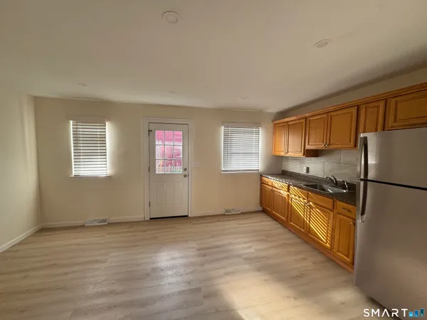 $2,400 | 75 Saltonstall Parkway, Unit 3C, East Haven, CT 06512