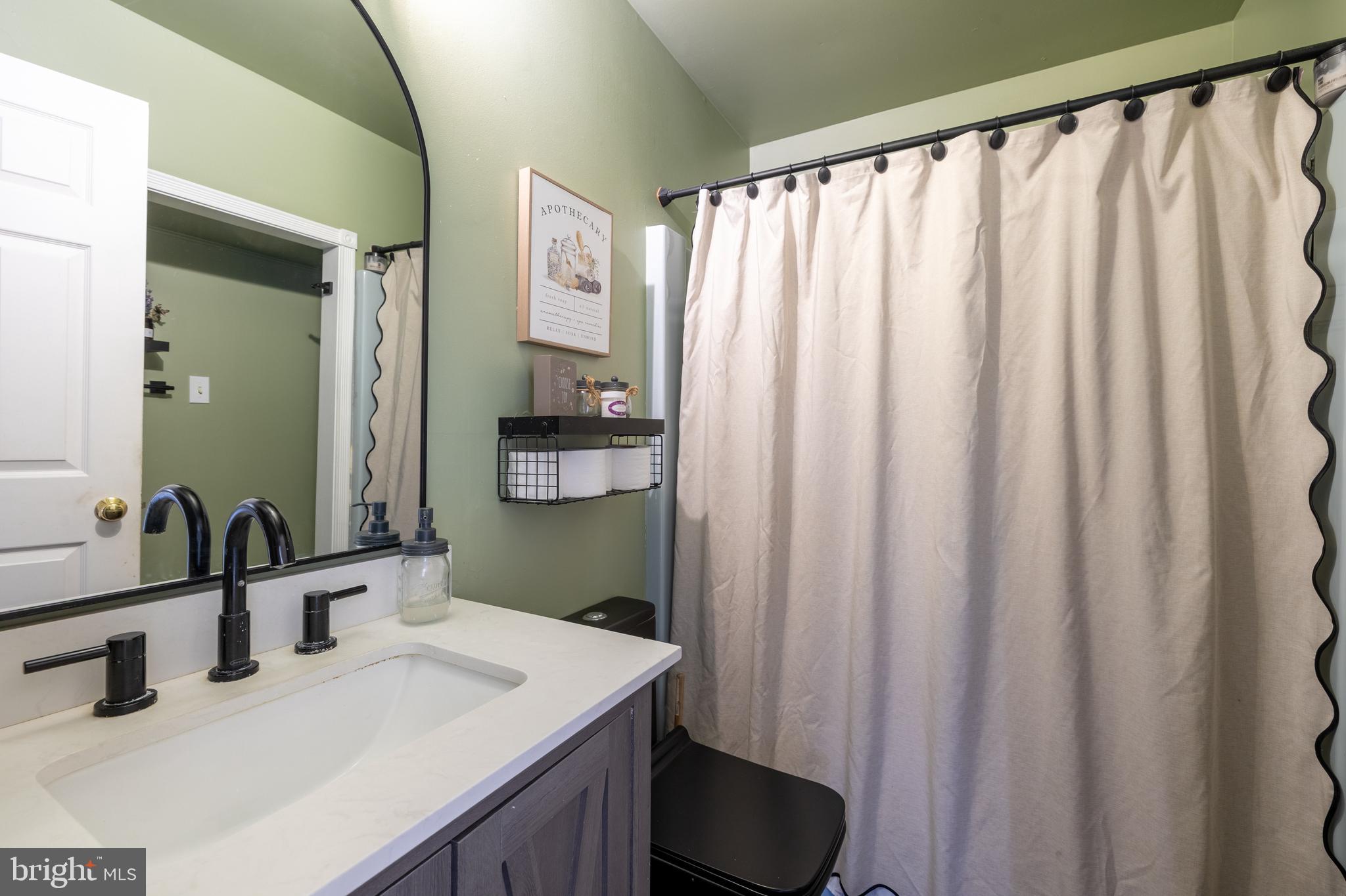 15 School House Lane Lititz, PA 17543 - Photo 12 of 34 Full Bath