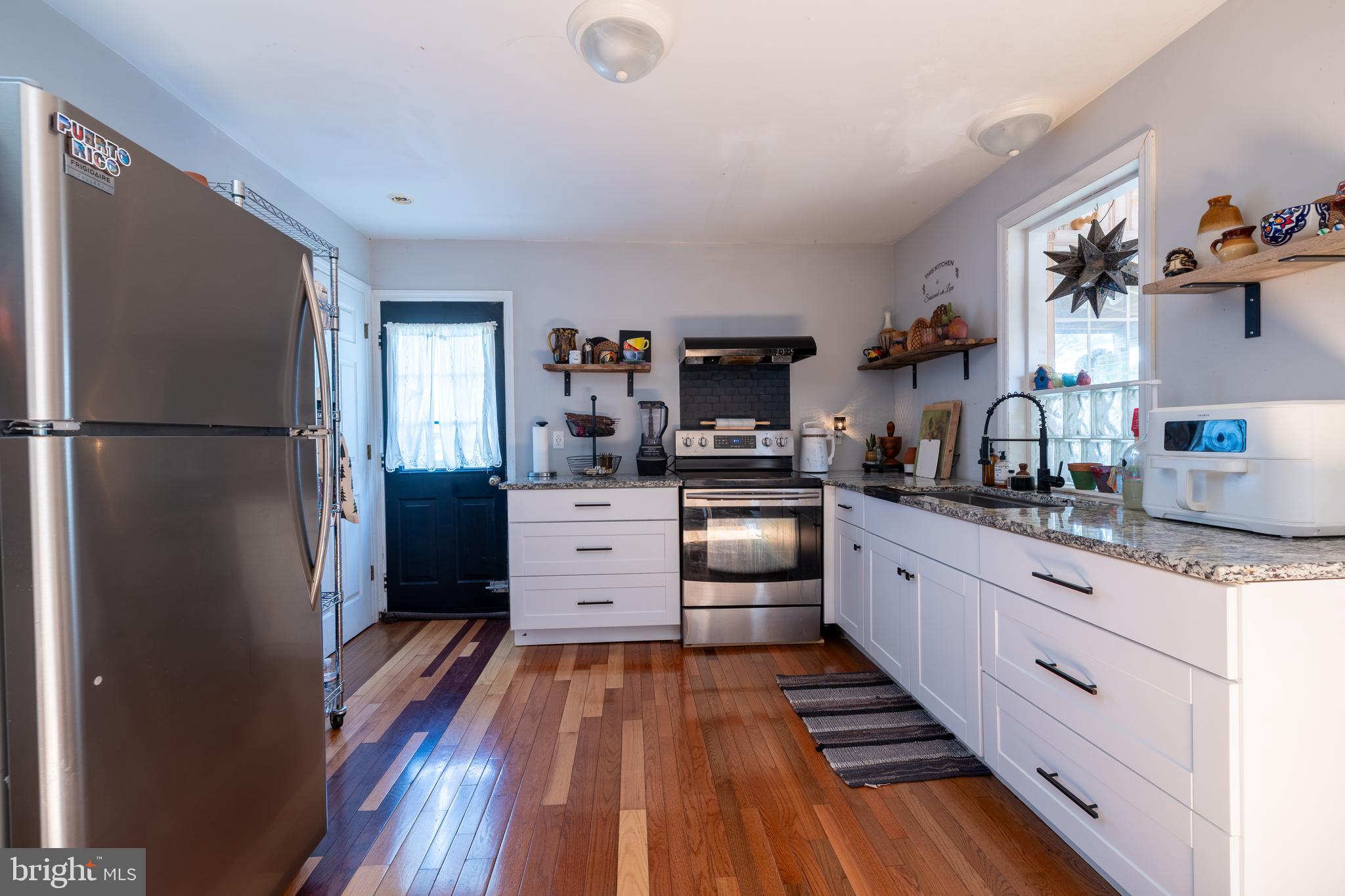 15 School House Lane Lititz, PA 17543 - Photo 5 of 34 Kitchen