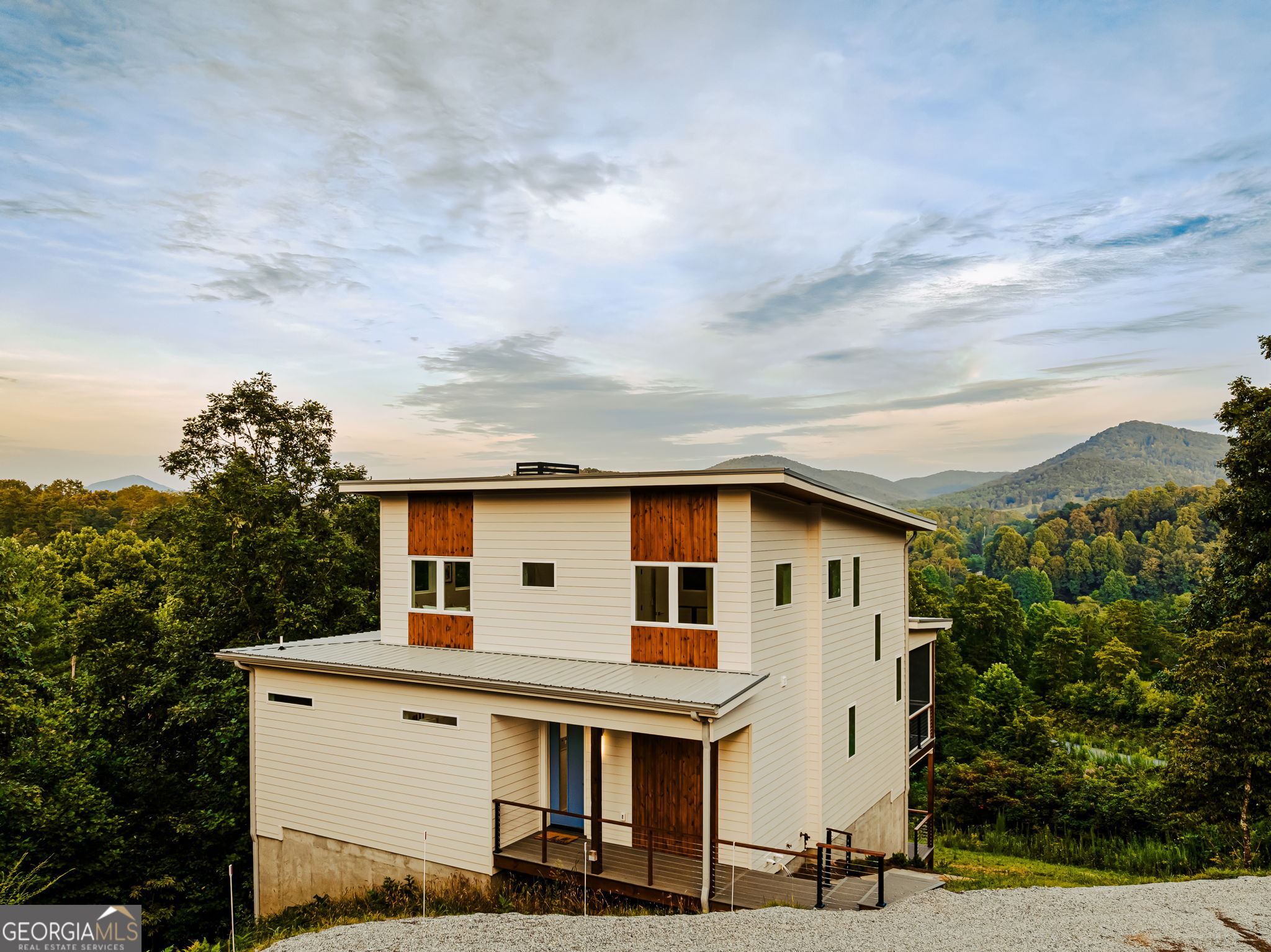 119 Brannon Ridge Young Harris, GA 30582 - Photo 29 of 48 Representative photo of another Starling built in the community.