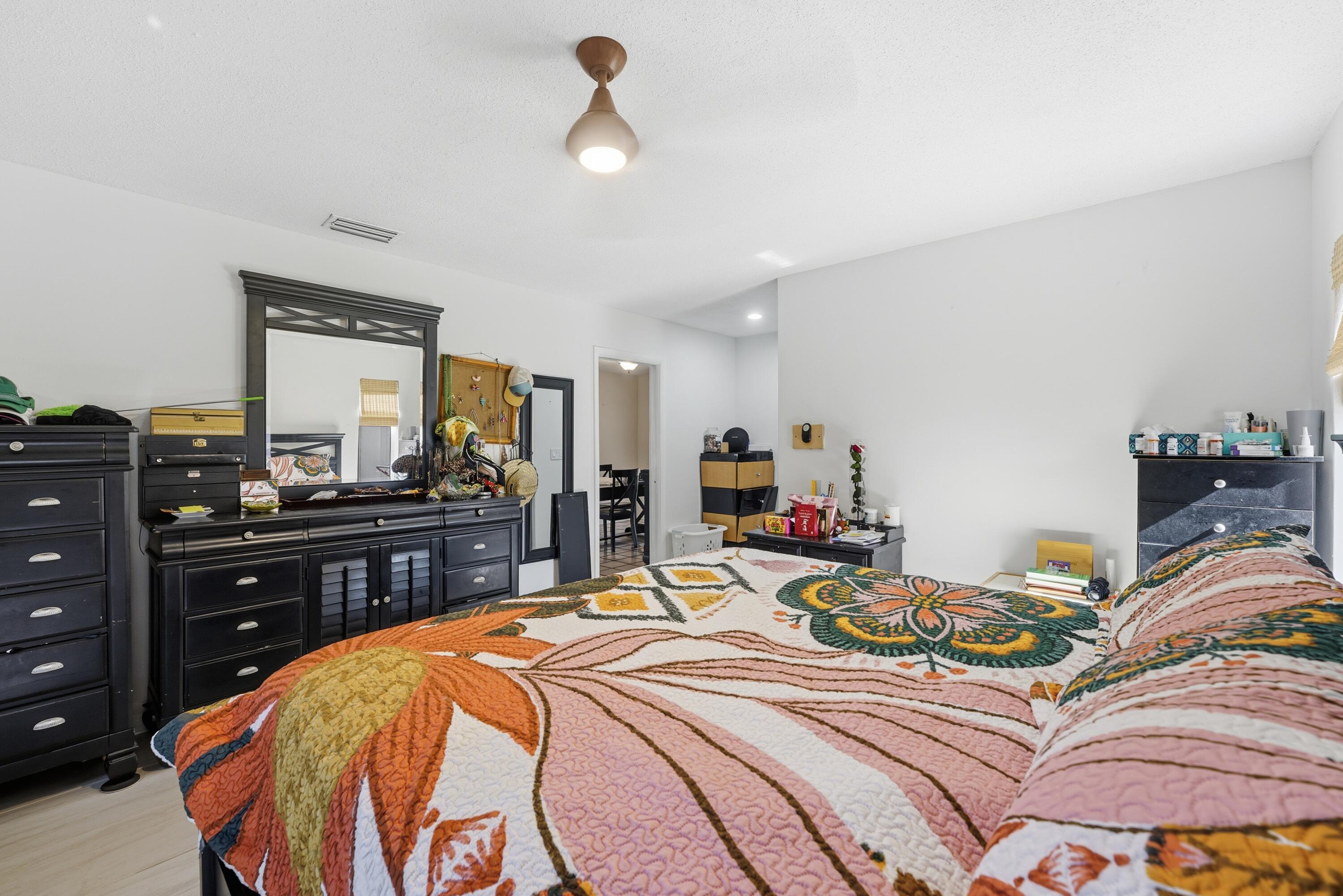 940 Southwest 69th Avenue Plantation, FL 33317 - Photo 14 of 24 940 pic14