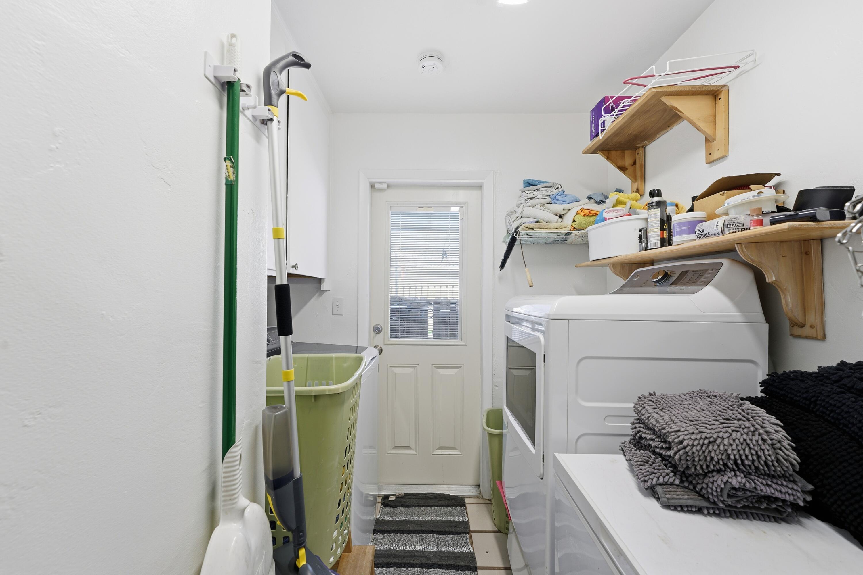 940 Southwest 69th Avenue Plantation, FL 33317 - Photo 19 of 24 940 laundry