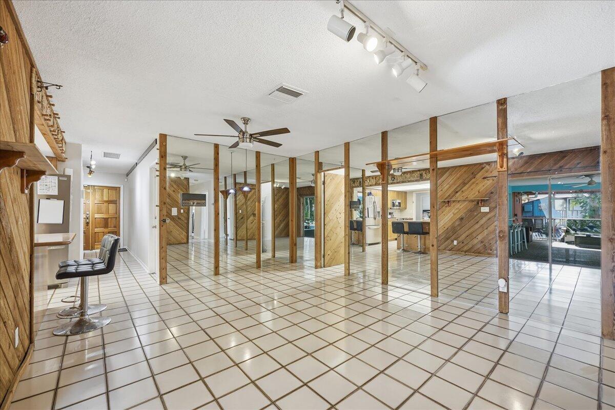 940 Southwest 69th Avenue Plantation, FL 33317 - Photo 8 of 24 05-DSC9396 960 1