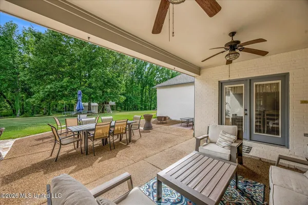 $670,000 | 306 Myra Road, Byhalia, MS 38611