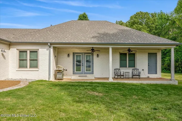 $670,000 | 306 Myra Road, Byhalia, MS 38611