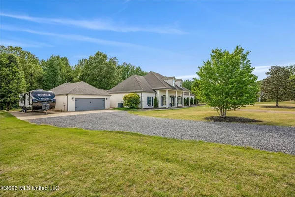 $670,000 | 306 Myra Road, Byhalia, MS 38611