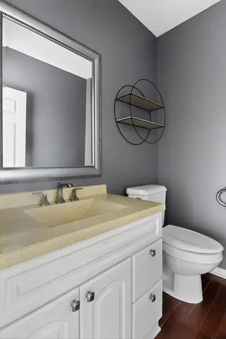 $550,000 | 806 Hillview Drive, Lemont, IL 60439