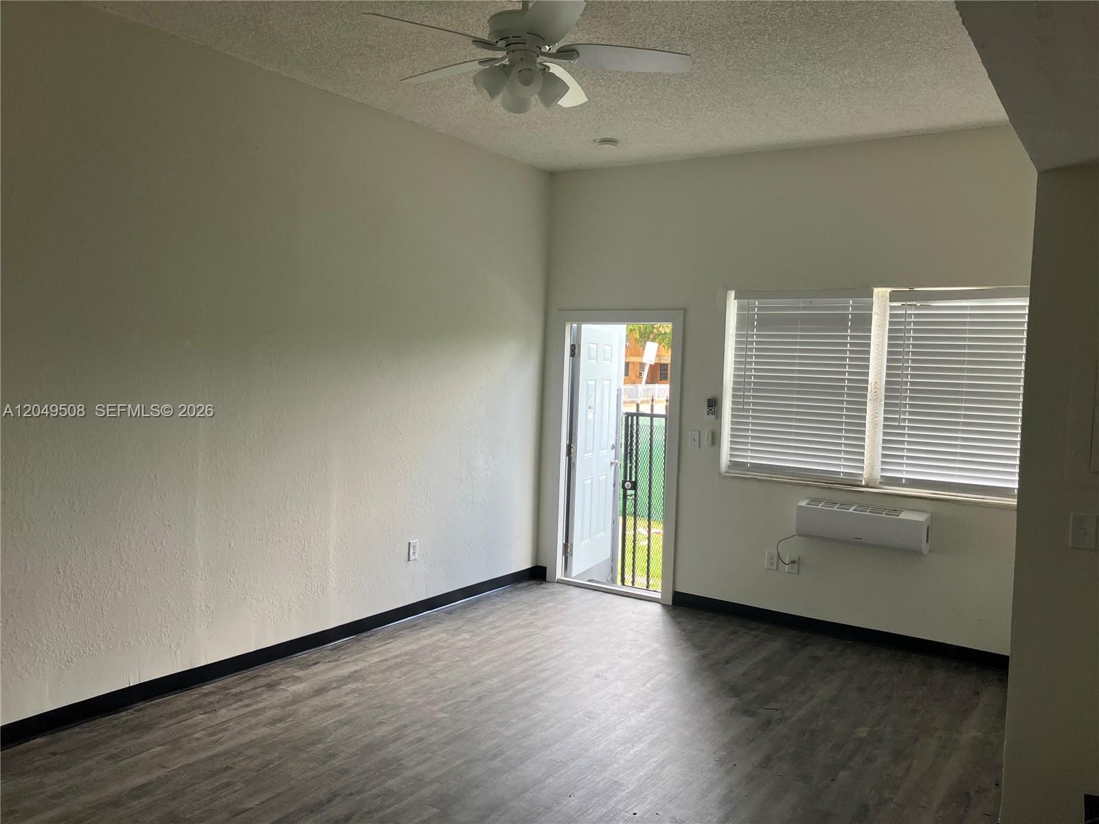 467 Northwest 8th Street, Unit 4 Miami, FL 33136 - Photo 4 of 9