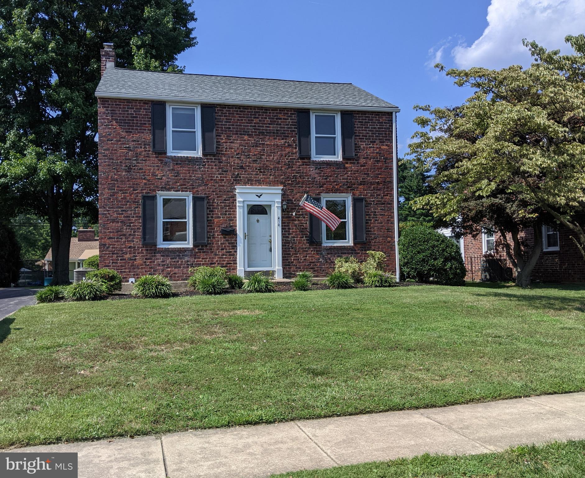 210 Paddock Road Havertown, PA 19083 - Photo 2 of 28 Curb appeal!