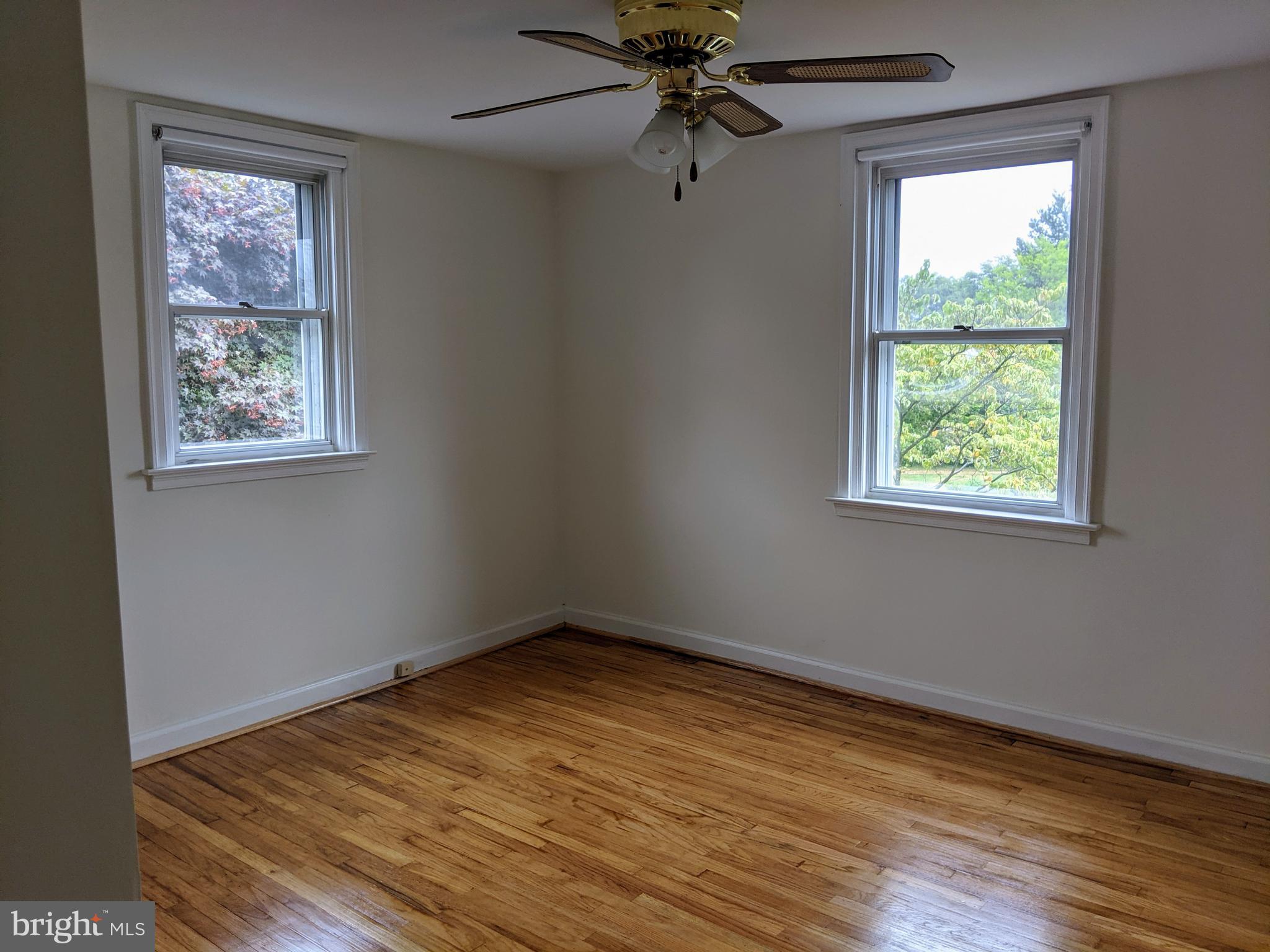 210 Paddock Road Havertown, PA 19083 - Photo 20 of 28 Roomy middle Bedroom