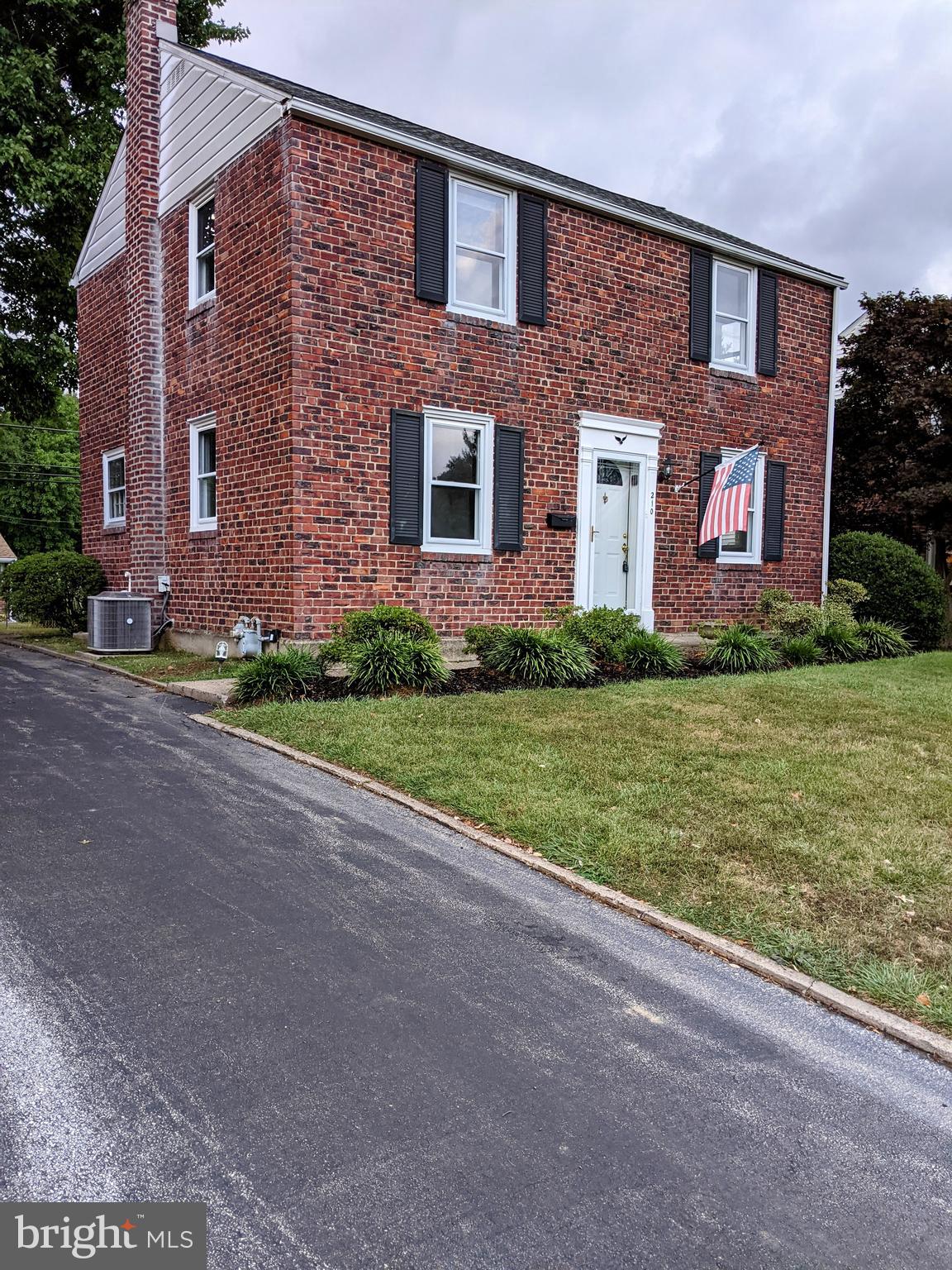 210 Paddock Road Havertown, PA 19083 - Photo 4 of 28 Driveway Parking for 2 cars