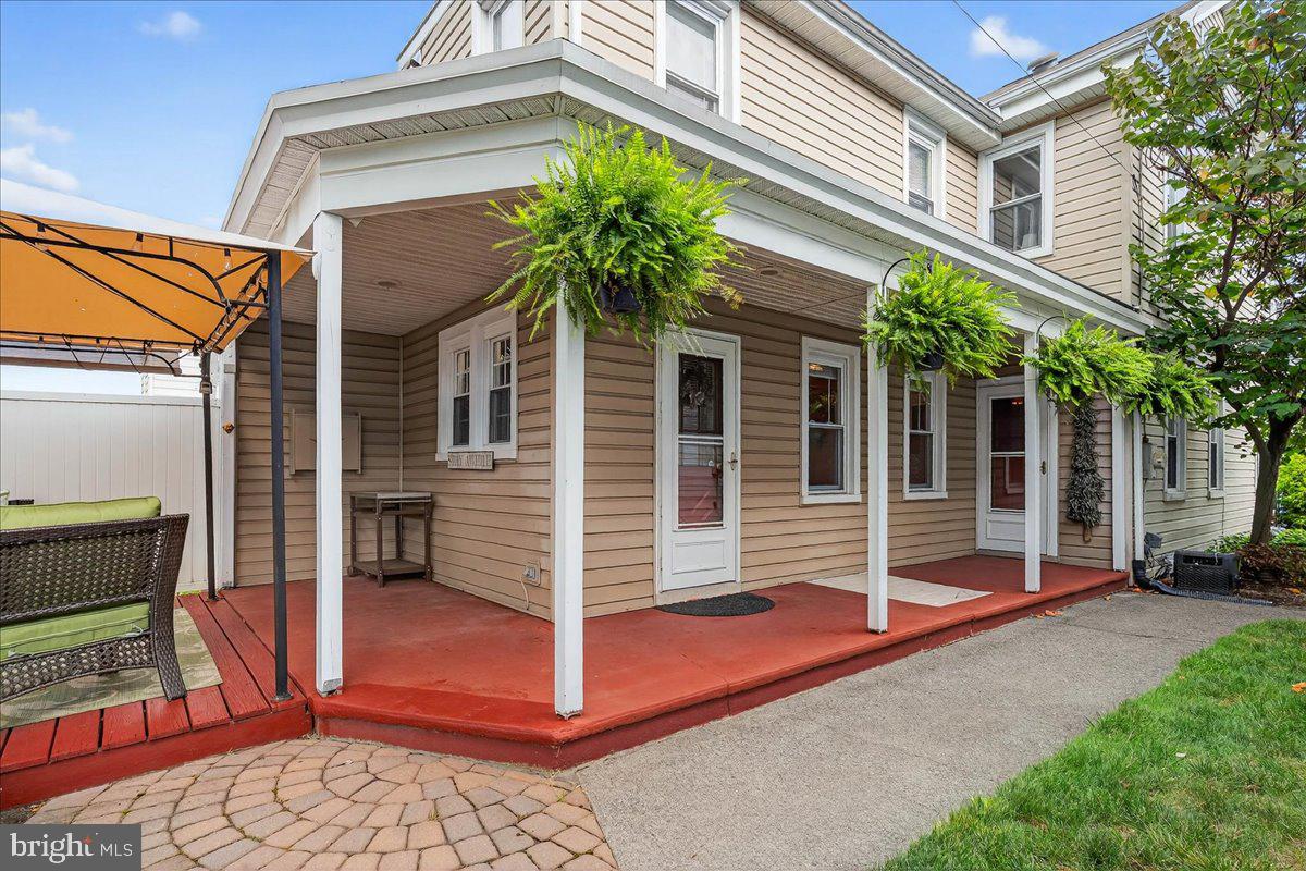 54 Chestnut Street Pottstown, PA 19464 - Photo 36 of 44 a house view with a backyard space
