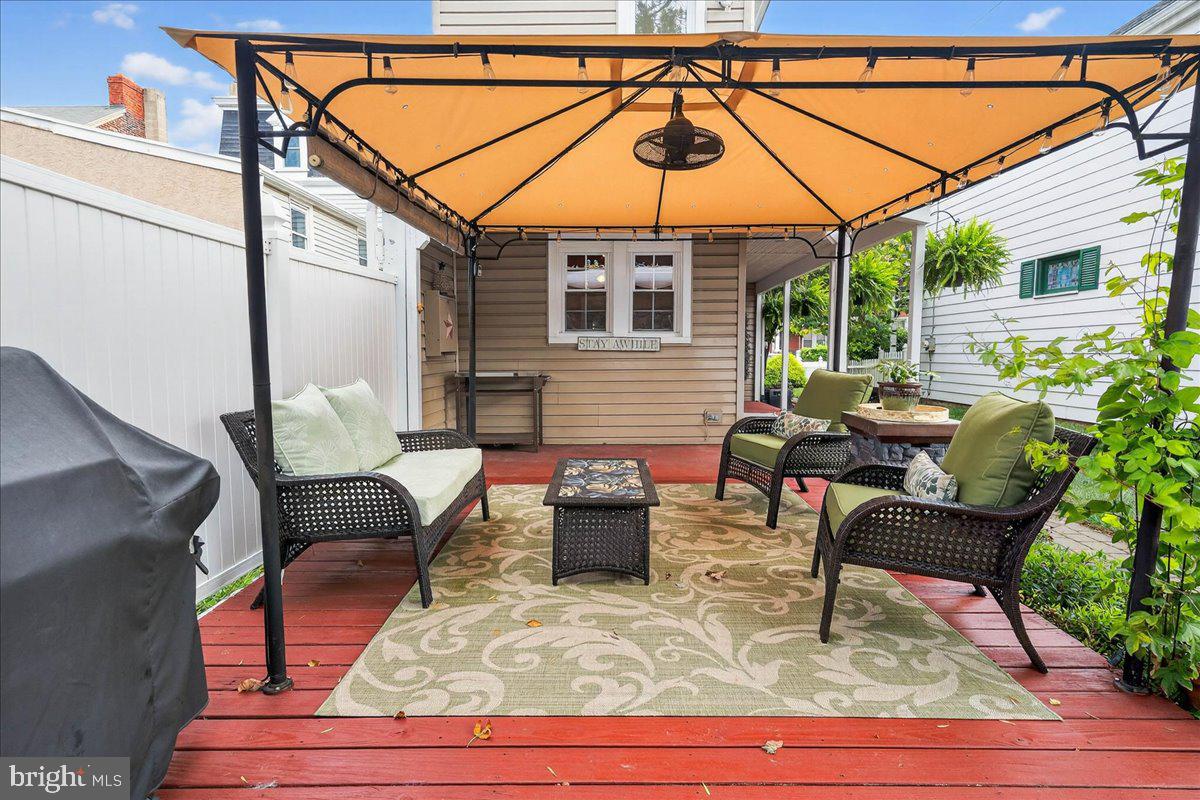 54 Chestnut Street Pottstown, PA 19464 - Photo 37 of 44 a backyard of a house with seating space