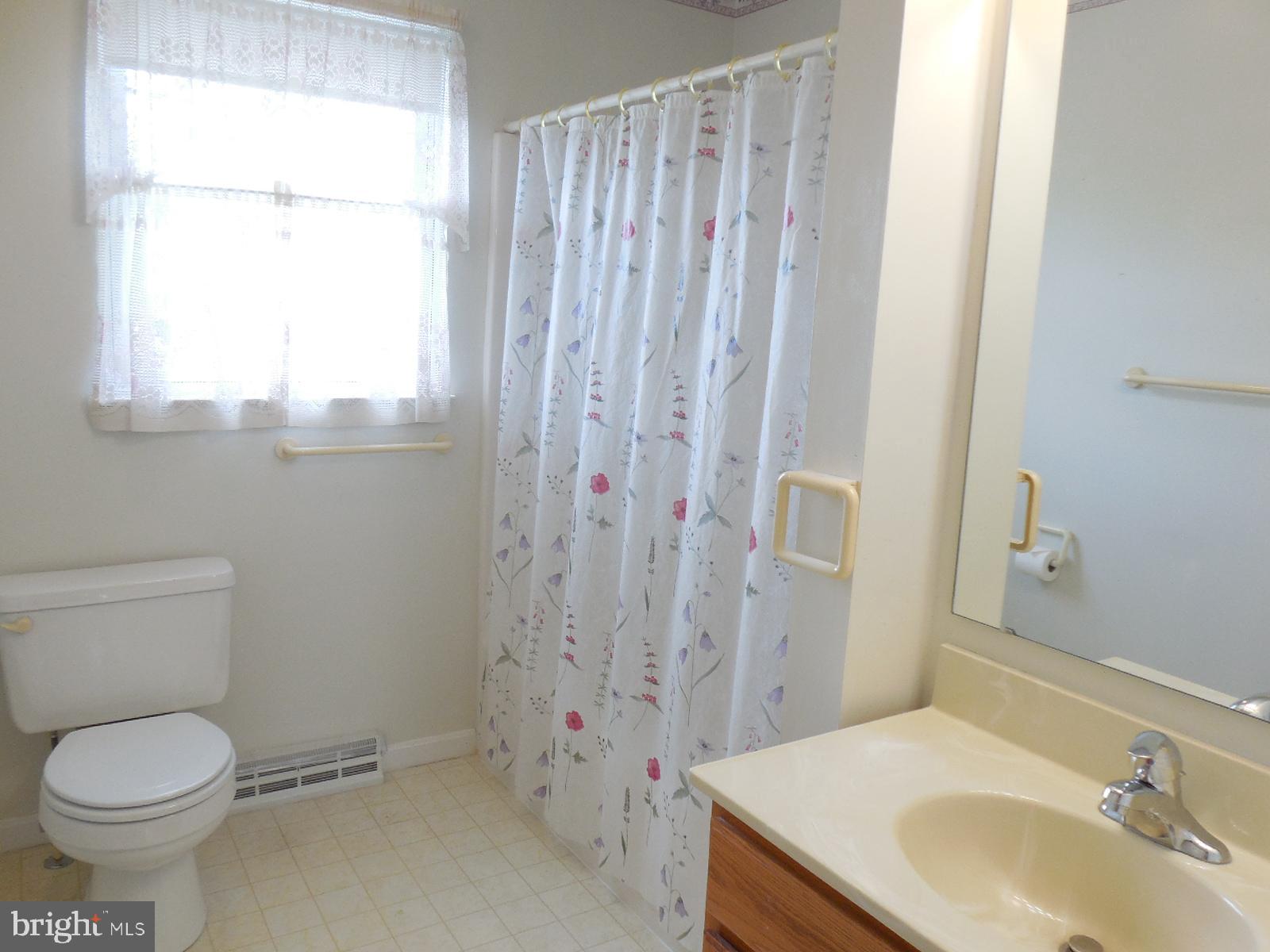 2817 Robin Road York, PA 17404 - Photo 17 of 44 2nd Floor Central Bathroom