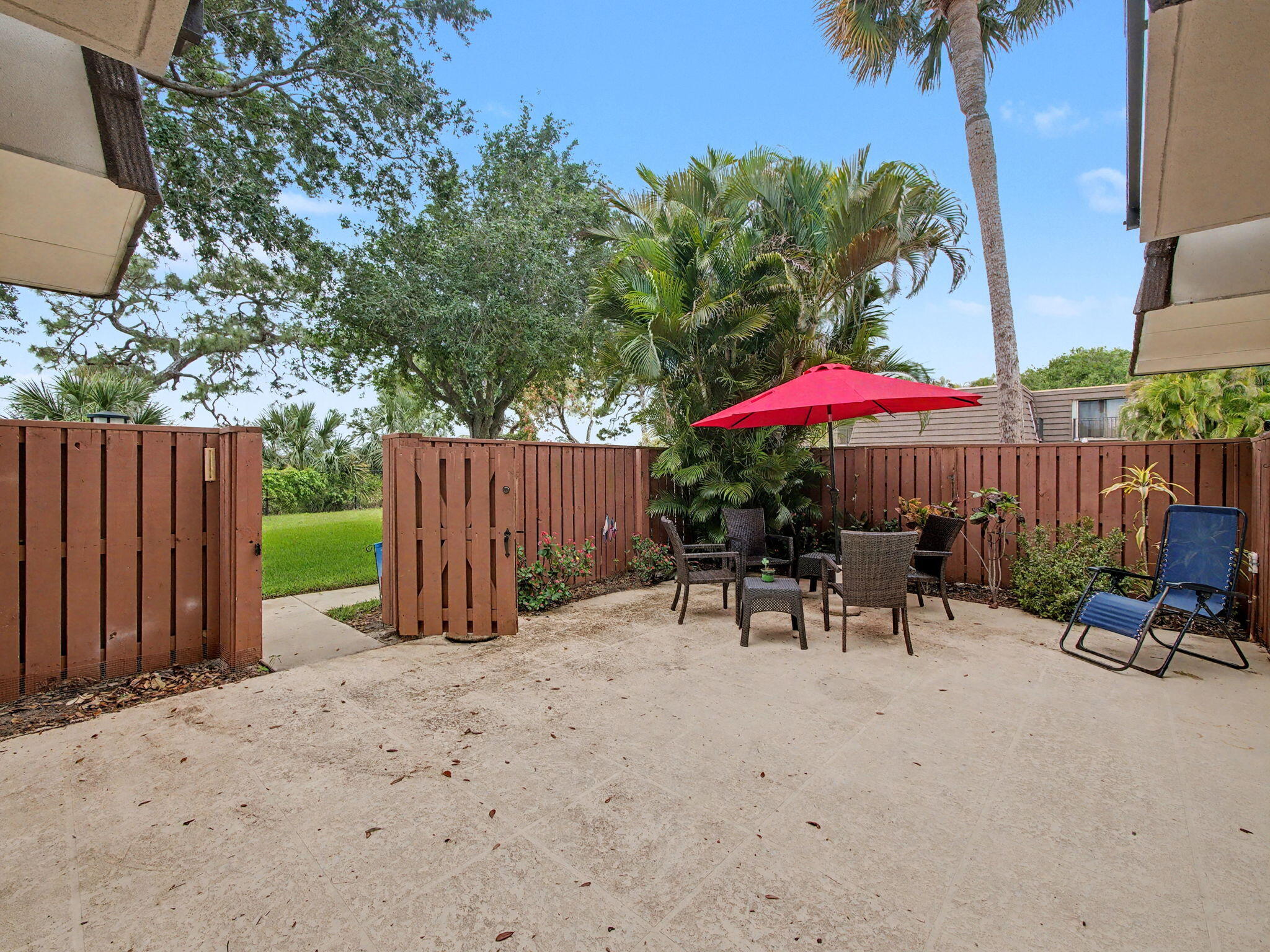 1940 19th Court Jupiter, FL 33477 - Photo 11 of 36 5-web-or-mls-008