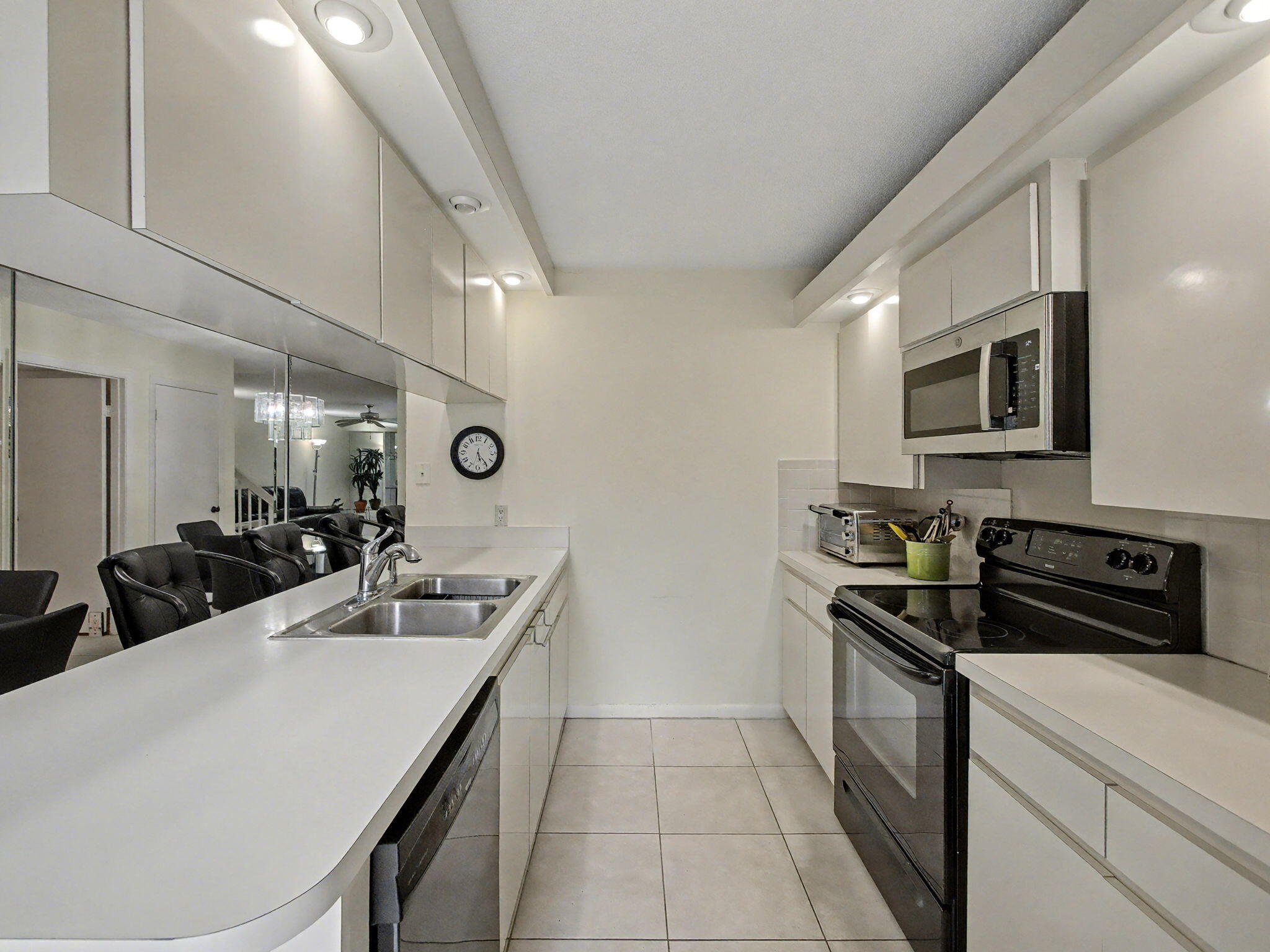 1940 19th Court Jupiter, FL 33477 - Photo 14 of 36 8-web-or-mls-007