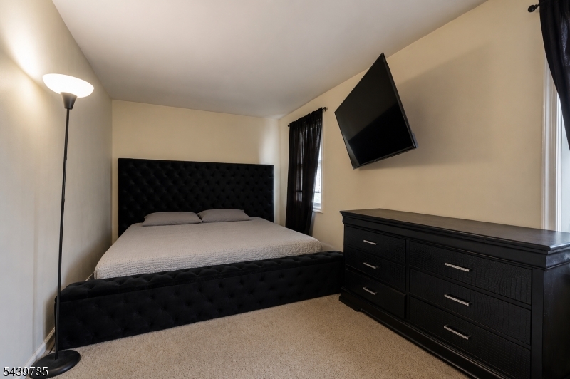 265 Rosa Parks Boulevard Paterson, NJ 07501 - Photo 8 of 31