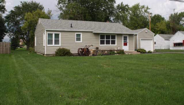139 Elms Road Flushing, MI 48433 - Photo 3 of 37 21209521-2.JPG
