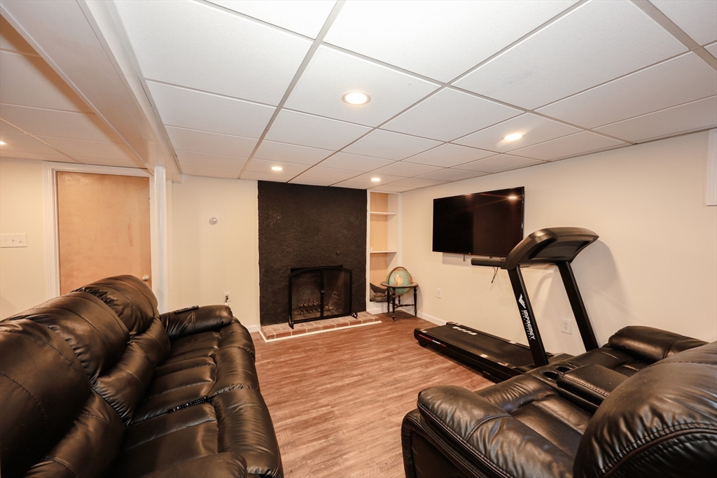 86 Meadowbrook Road Chelmsford, MA 01863 - Photo 16 of 41
