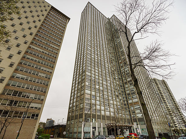 655 West Irving Park Road, Unit 2716 Chicago, IL 60613 - Photo 2 of 25 front view of a building