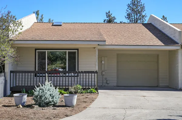 $359,000 | 908 Southeast Stratford Court, Bend, OR 97702