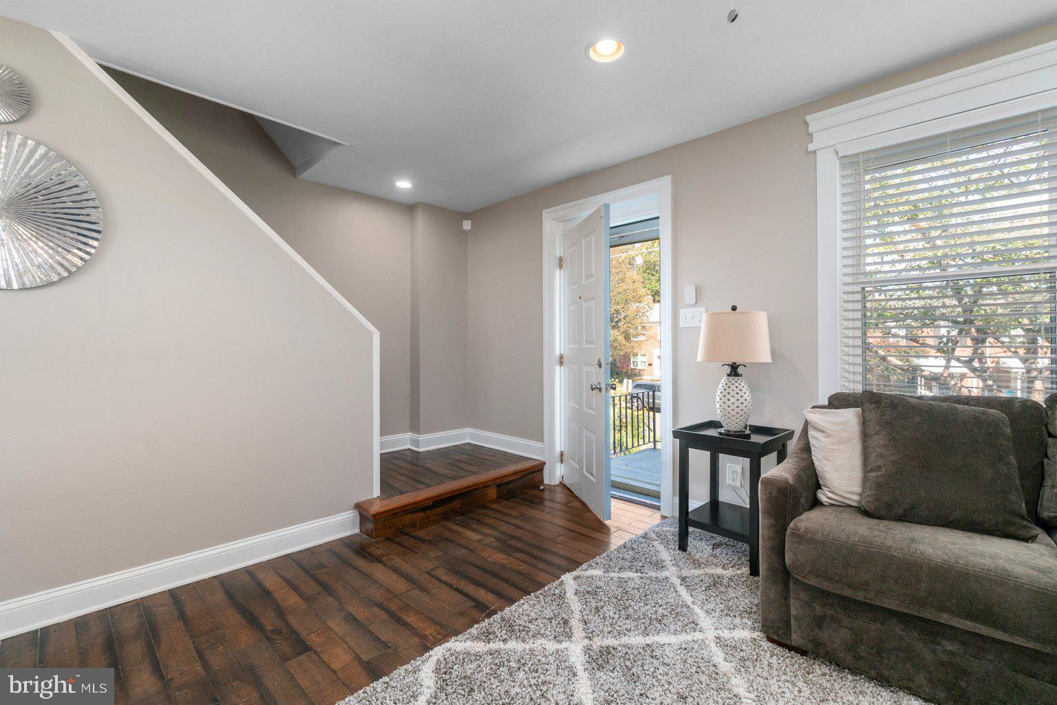 174 Cherrydell Road Baltimore, MD 21228 - Photo 3 of 36 Gallery Image 3
