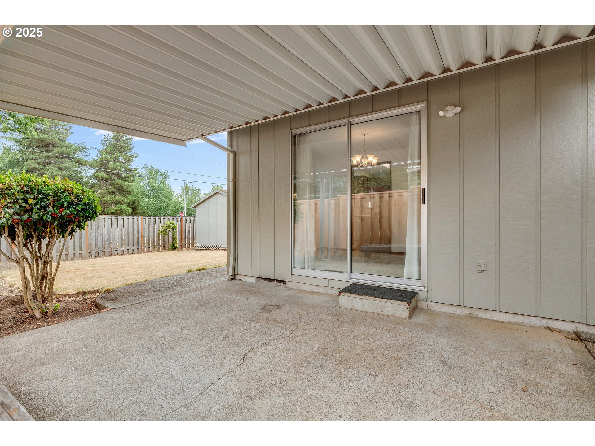 210 Forest Place Forest Grove, OR 97116 - Photo 12 of 35 an empty room with outdoor space