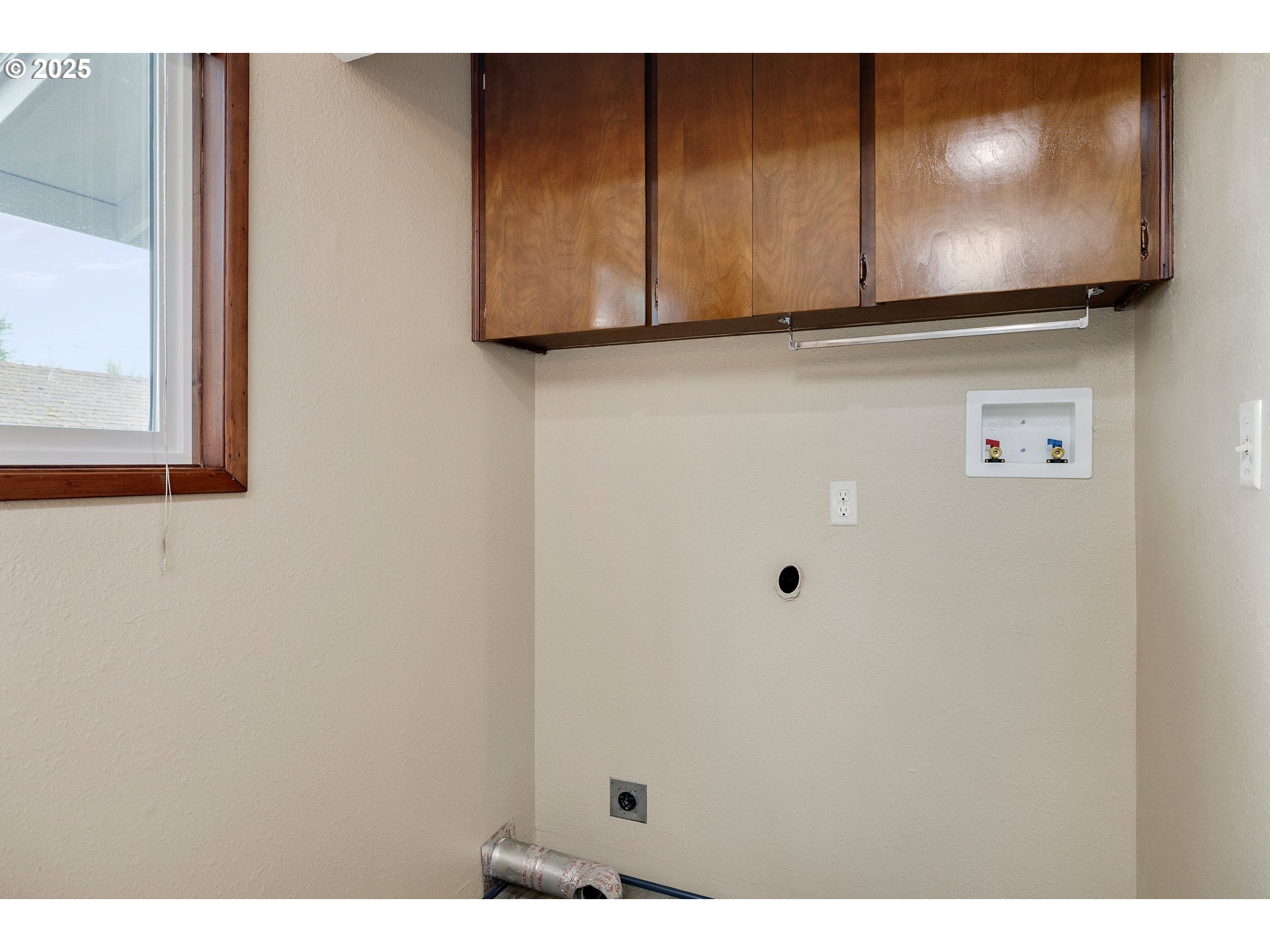 210 Forest Place Forest Grove, OR 97116 - Photo 23 of 35 a view of microwave