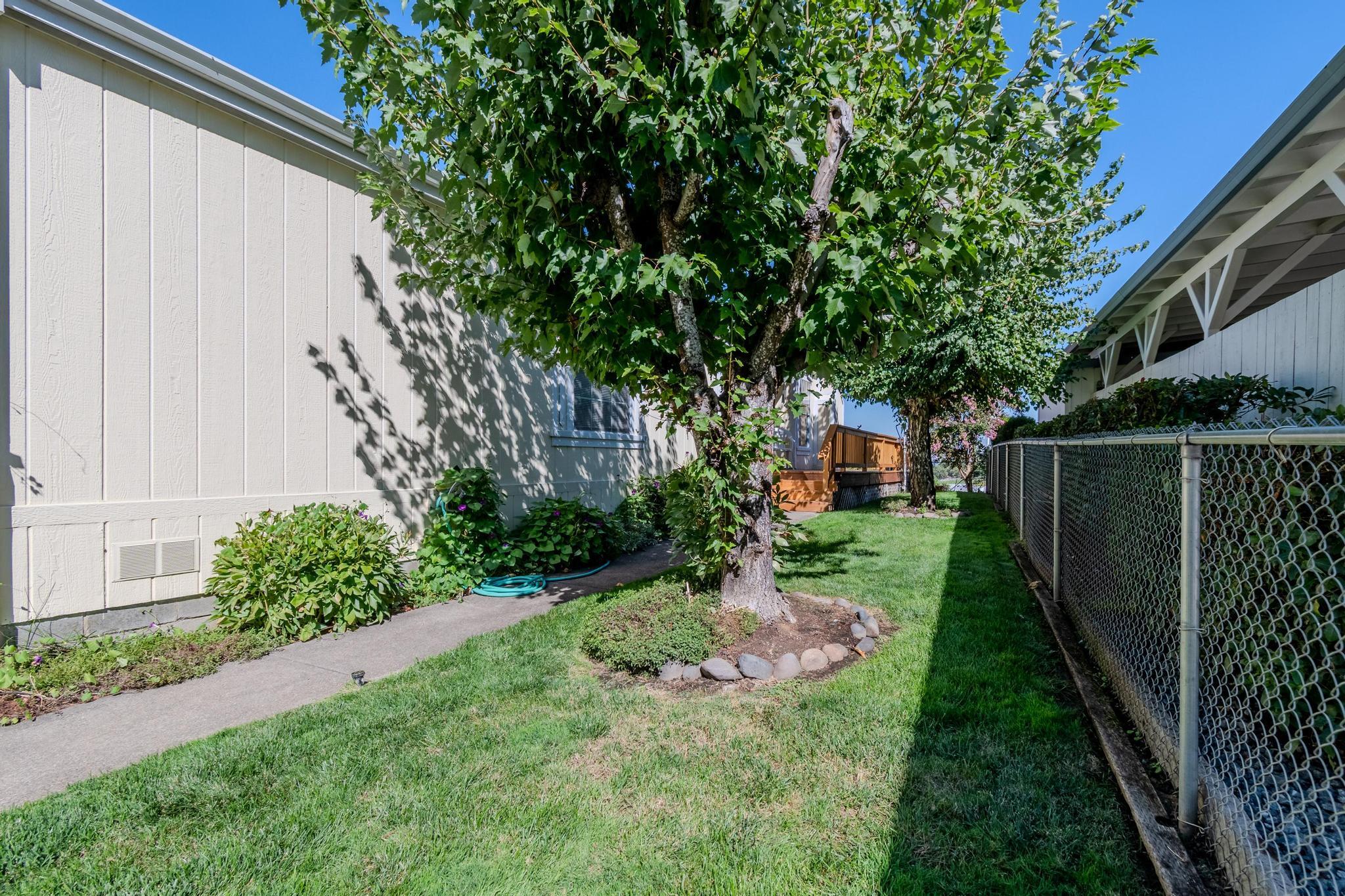 3955 South Stage Road, Unit 72 Medford, OR 97501 - Photo 4 of 28 01-3