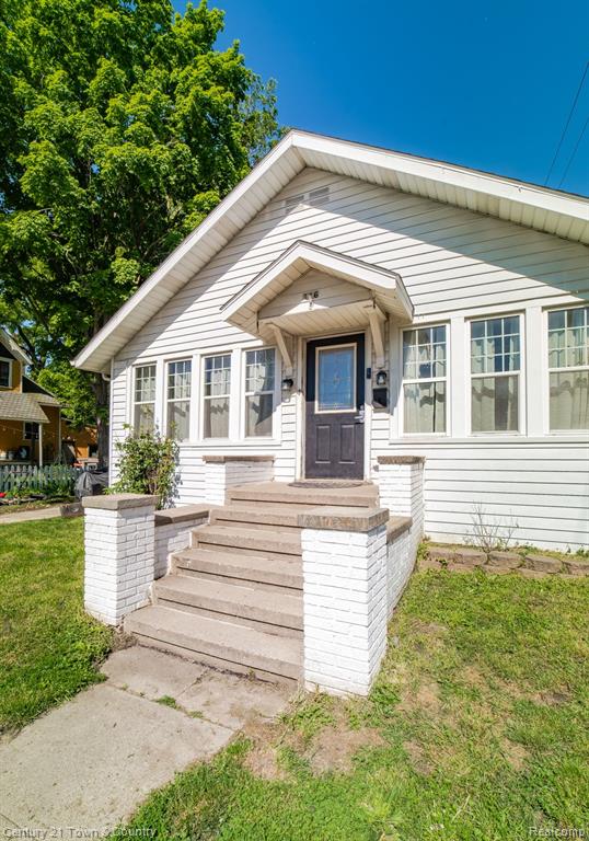116 South Chestnut Street Howell, MI 48843 - Photo 2 of 31