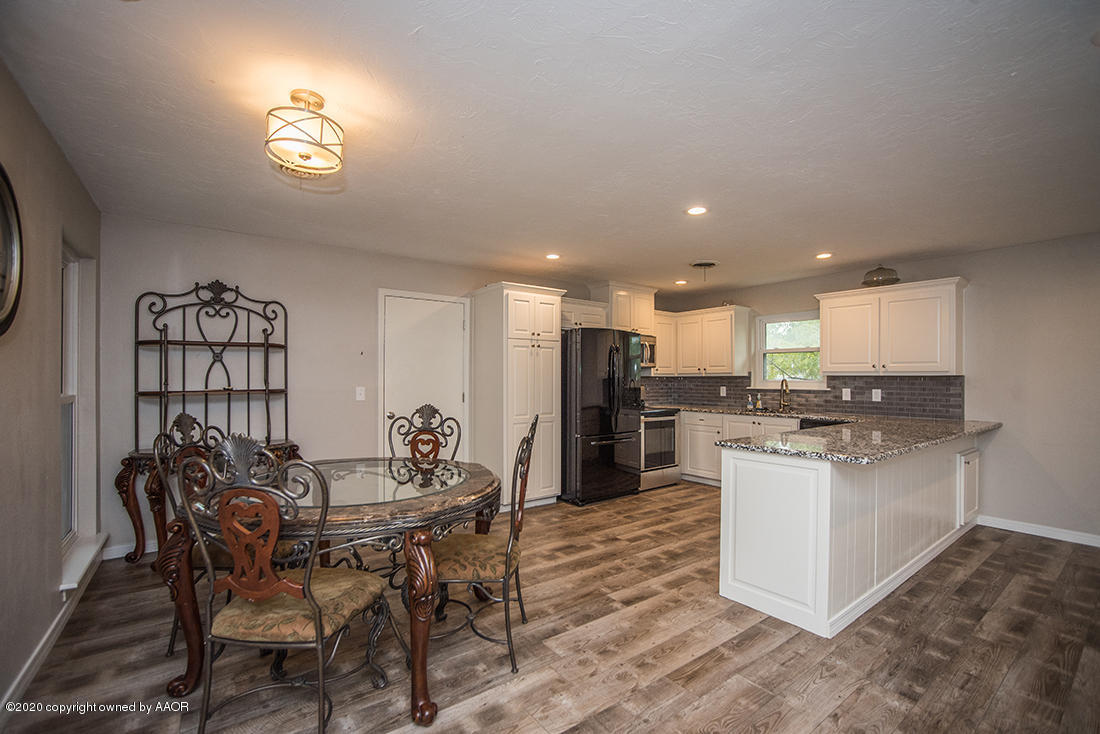 4306 Sherwood Lane Amarillo, TX 79110 - Photo 8 of 24 JKS_6694