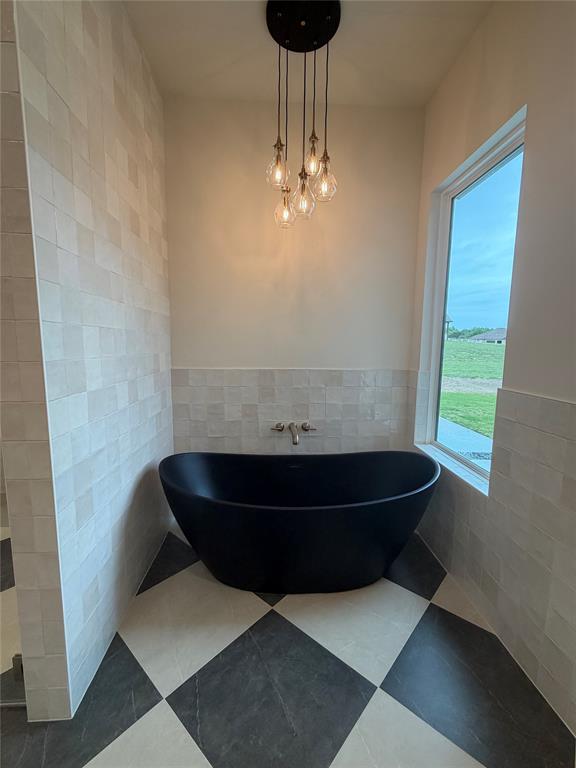 275 Latigo Way Weatherford, TX 76088 - Photo 17 of 39