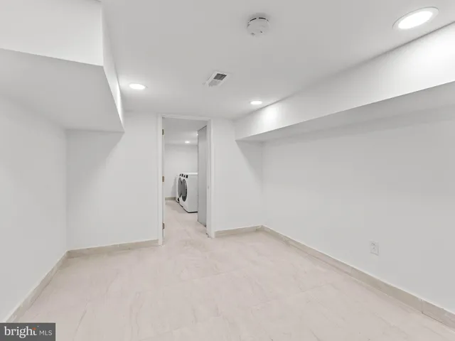 an empty room with a empty space