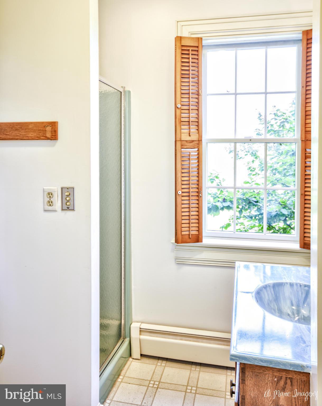14950 Old Frederick Road Rocky Ridge, MD 21778 - Photo 15 of 28 Bath