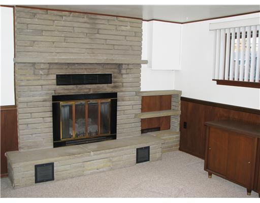 2392 Hi Ridge Drive North Huntingdon, PA 15642 - Photo 4 of 18 Den/Family/Great Room.