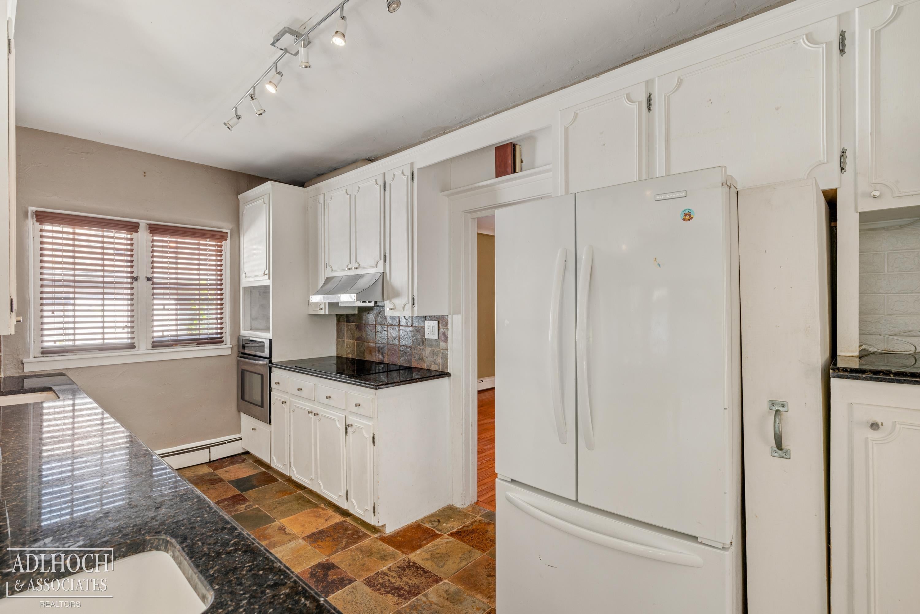 627 Washington Road Grosse Pointe, MI 48230 - Photo 18 of 51 Gallery Image 18