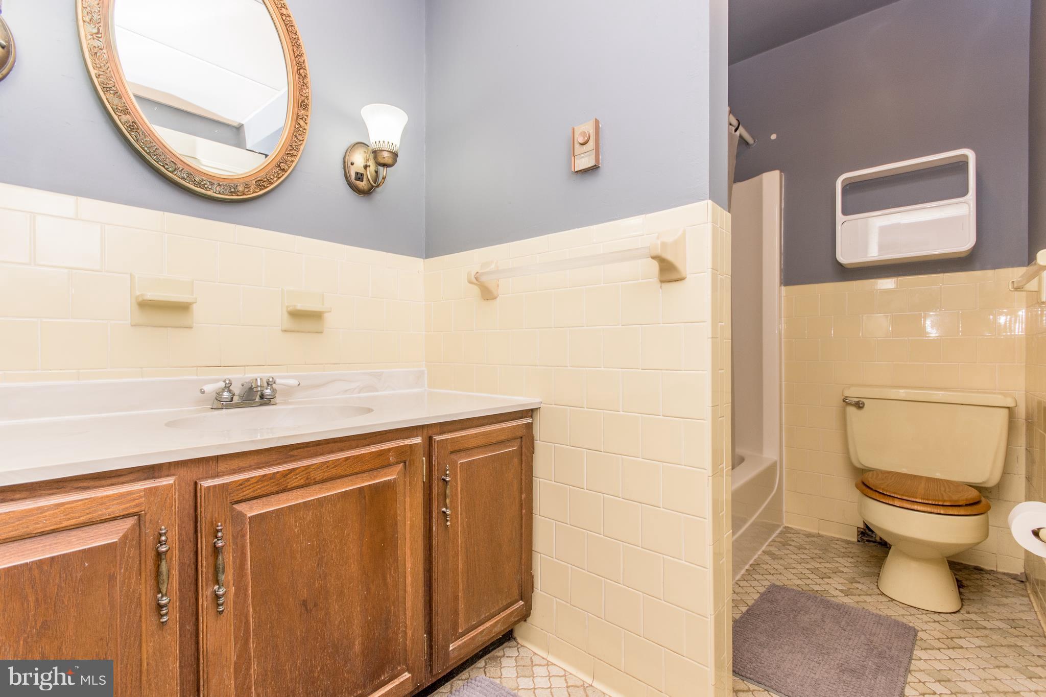 711 Cherrytown Road Westminster, MD 21158 - Photo 21 of 30 Full Hall Bath