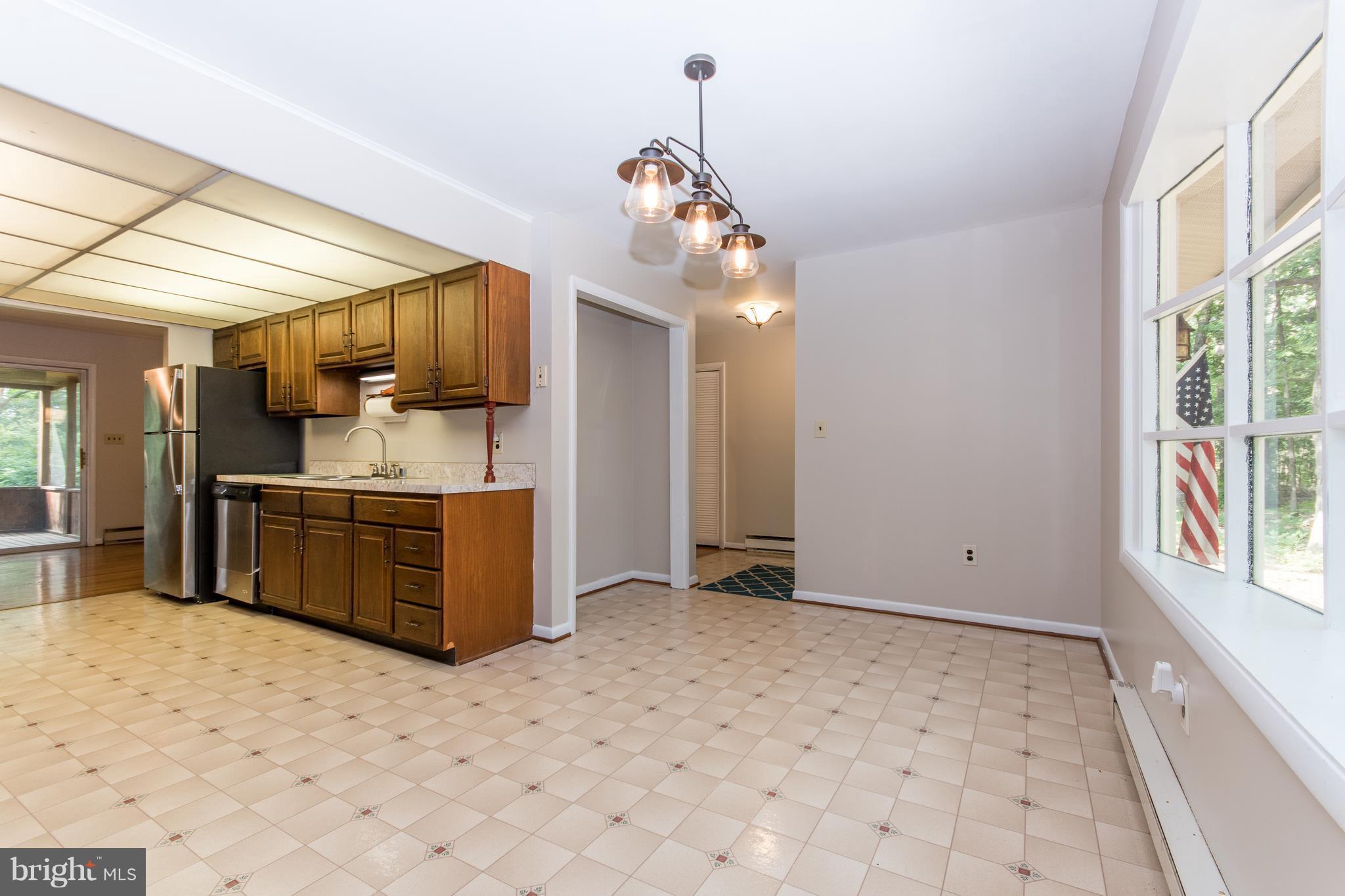 711 Cherrytown Road Westminster, MD 21158 - Photo 10 of 30 Kitchen w/Breakfast Room
