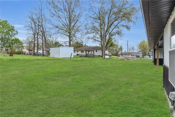 $425,000 | 511 West McGaughy Street, Hamilton, MO 64644