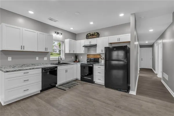$425,000 | 511 West McGaughy Street, Hamilton, MO 64644