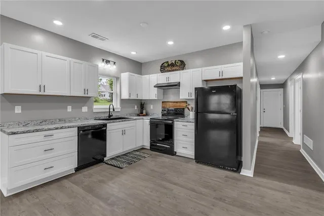 $450,000 | 511 West McGaughy Street, Hamilton, MO 64644